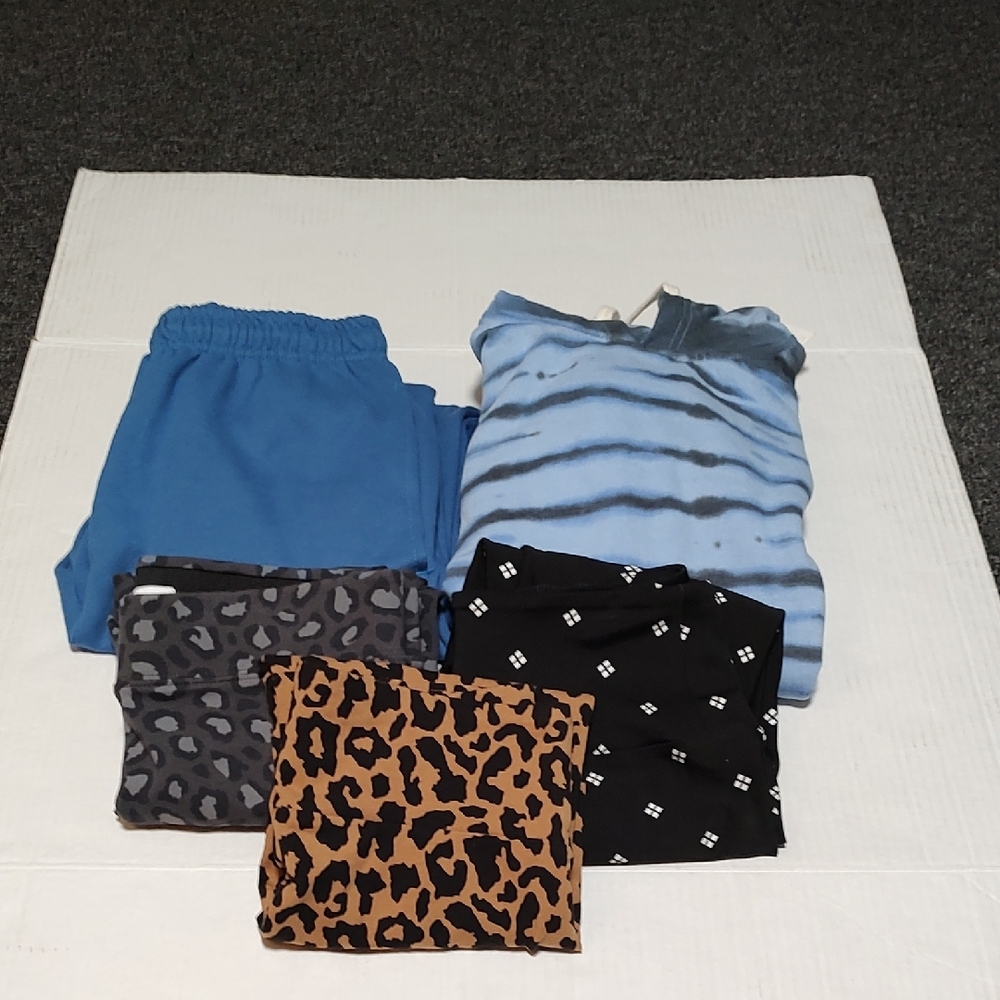 Stylish Clothing Bundle with Blue, Black, and Leopard Prints Size Small. And Chs